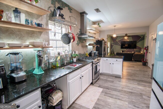 Building Photo - 1582 Ewing Farm Dr