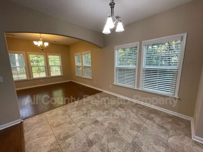 Building Photo - 120 Gazania Way