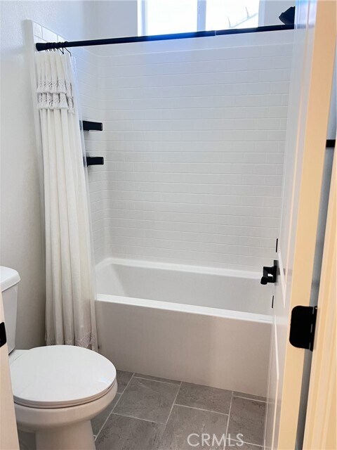 Building Photo - 4055 Pomelo Dr