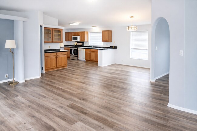 Building Photo - 2806 Sharon Dr