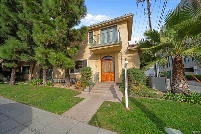 Primary Photo - 216 N Buena Vista St