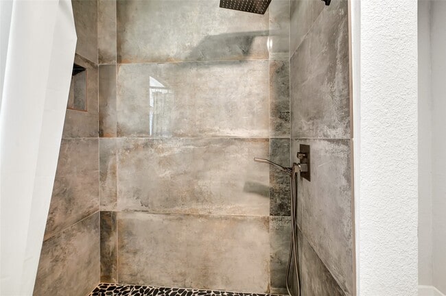 Building Photo - 22406 Fincastle Dr