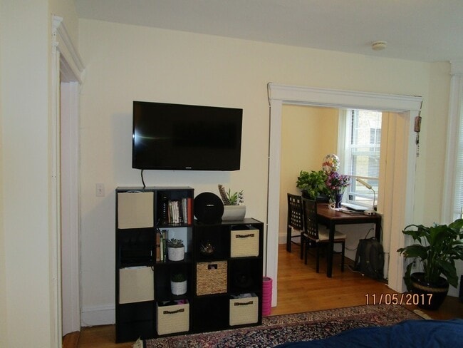 Building Photo - 116 Riverway