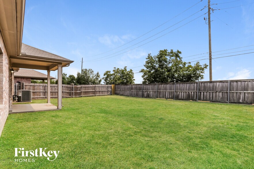 Building Photo - 7439 Gallo