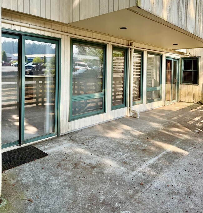 Building Photo - 1017 156th Ave NE
