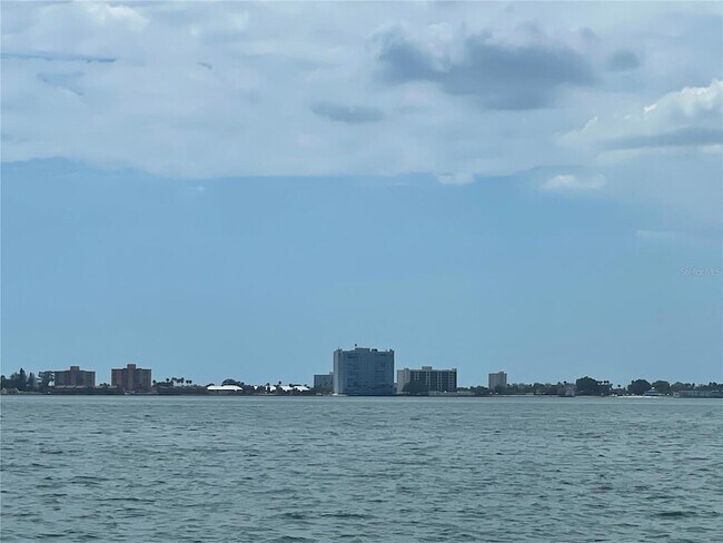 Building Photo - 7200 Sunshine Skyway Ln S