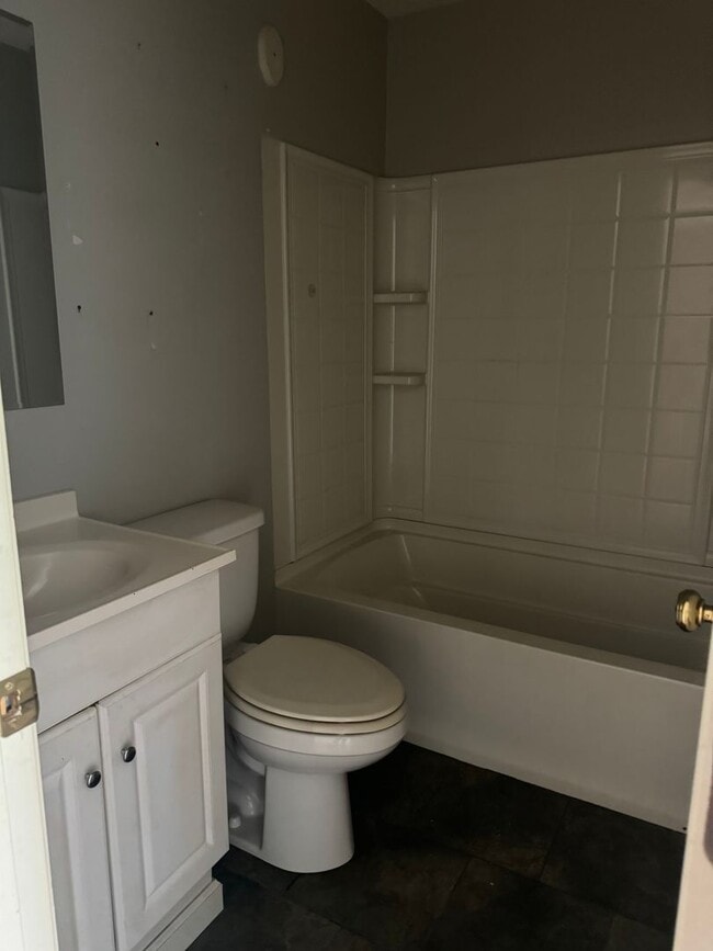 Building Photo - 2 bedroom for rent