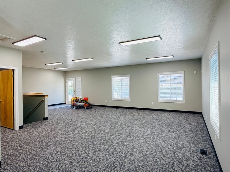 Building Photo - 40 W 1250 N