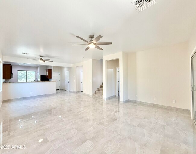 Building Photo - 10631 E Sunflower Ln