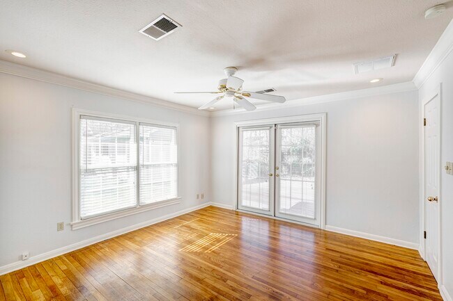 Building Photo - 1027 Althea Dr