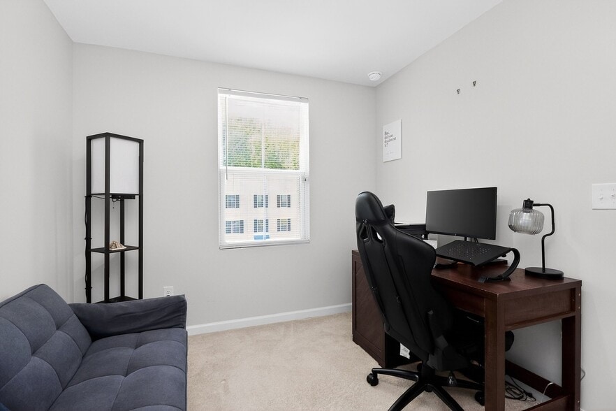 Building Photo - 5710 Granbury Dr
