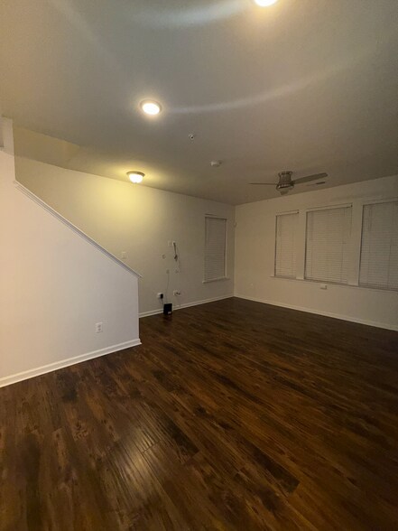 Living room comes with ceiling fan - 2719 Pinebrook Rd