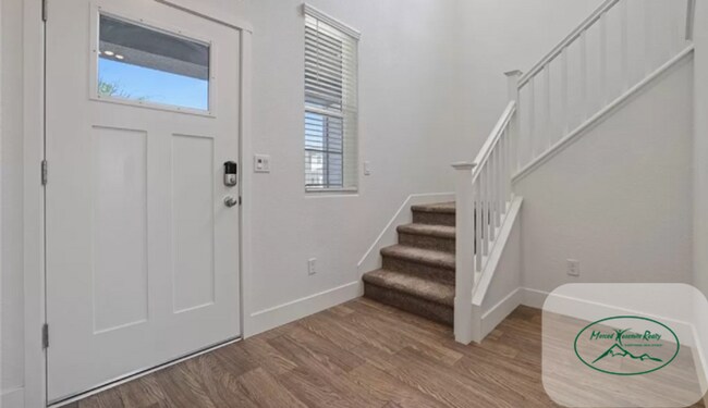 Building Photo - CORNER LOT - Beautiful 5-Bedroom Home for Rent in North Merced!