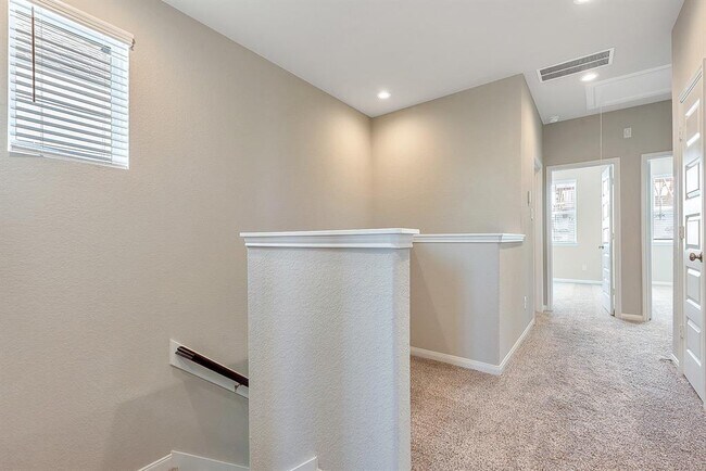 Building Photo - 9814 Magnolia Village Ln