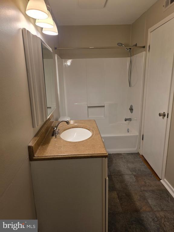 Building Photo - 311 Gregorys Way