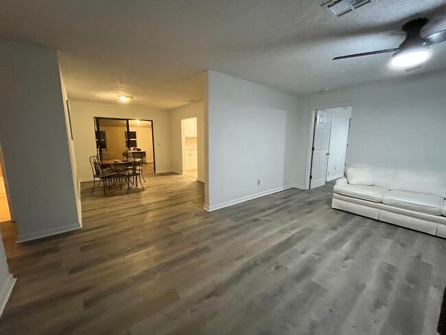 Building Photo - 1332 SW 28th St