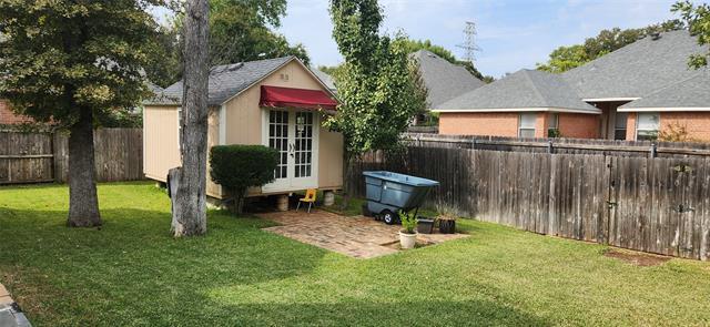 Building Photo - 809 Forest Hollow Dr