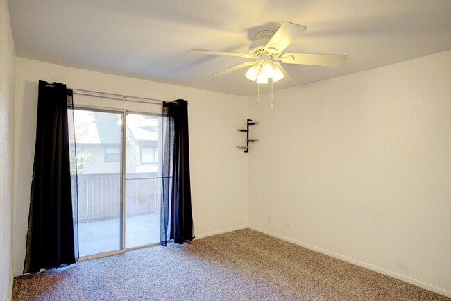 Building Photo - Now Available! Gated 2BR/2BA Condo in N Arlington!
