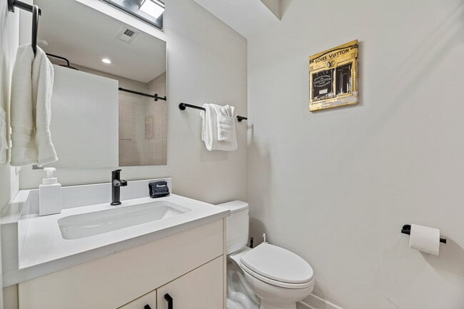 Building Photo - 2337 W Touhy Ave