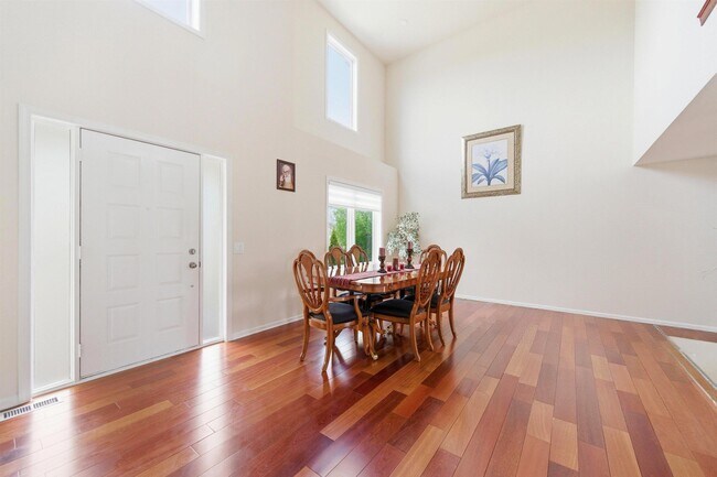 Building Photo - 2243 Sun Valley Dr