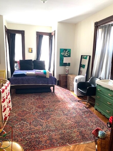 Primary Bedroom - 251 School St