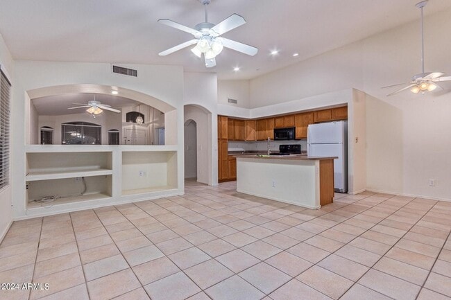 Building Photo - 2390 E Whitten St