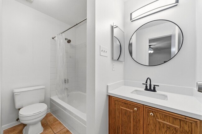 Building Photo - 9850 Pagewood Ln
