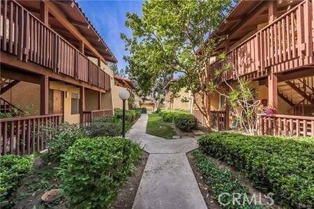 Building Photo - 1040 W MacArthur Blvd