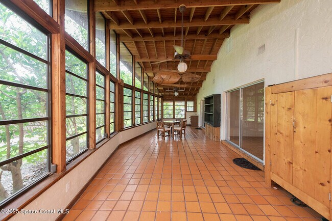 Building Photo - 508 Poinsettia Rd