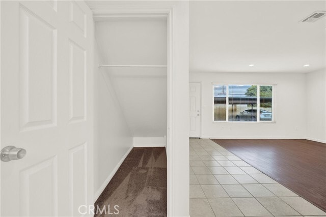 Building Photo - 980 E Mission Ave