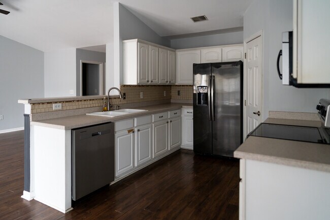 Building Photo - 116 Mockernut Dr