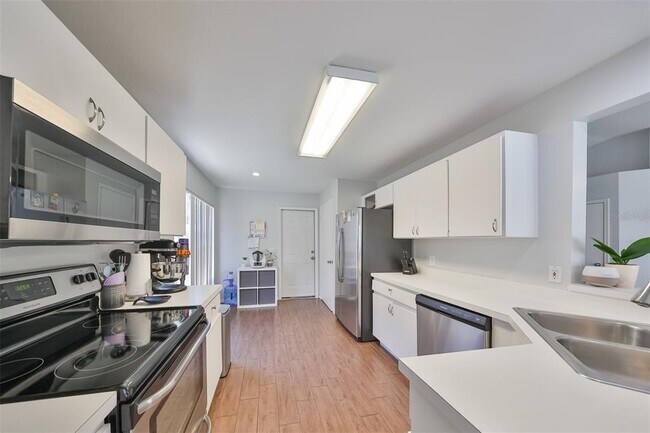 Building Photo - 1204 Sawdust Ct