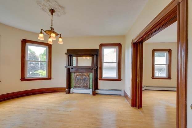 Building Photo - 48 Seaver St