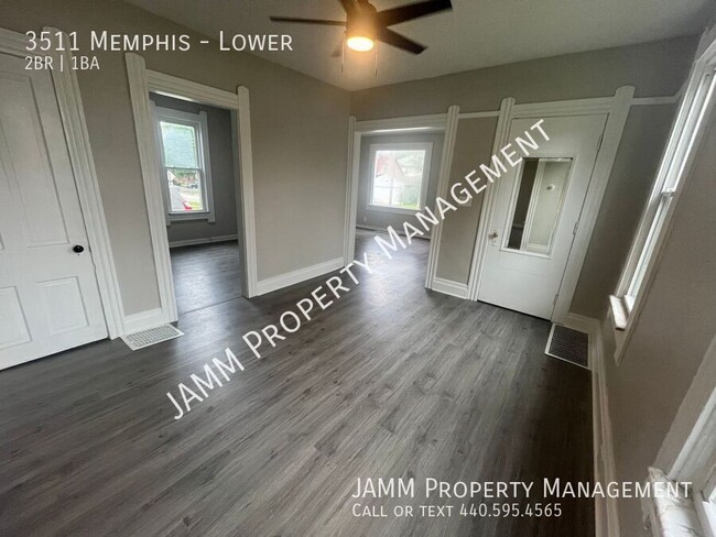 Building Photo - 2-Bedroom Lower unit of Duplex in Cleveland!