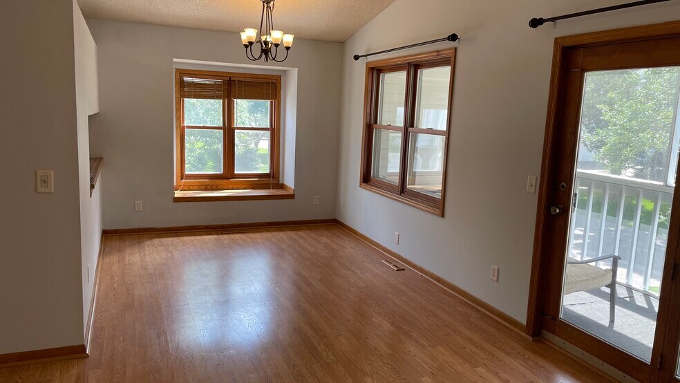 Building Photo - 5330 Highpointe Dr