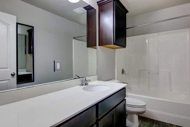 Building Photo - 3021 Cantabria St