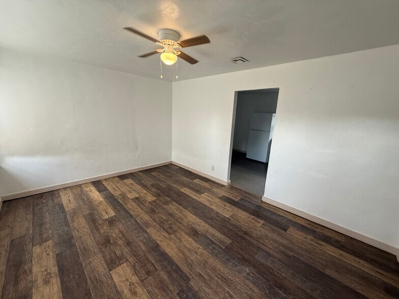 Building Photo - 1009 S Wells St