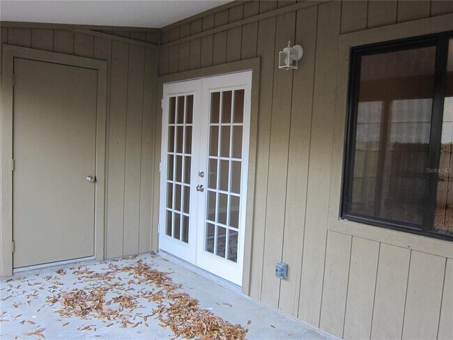 Building Photo - 7019 SW 21st Ln