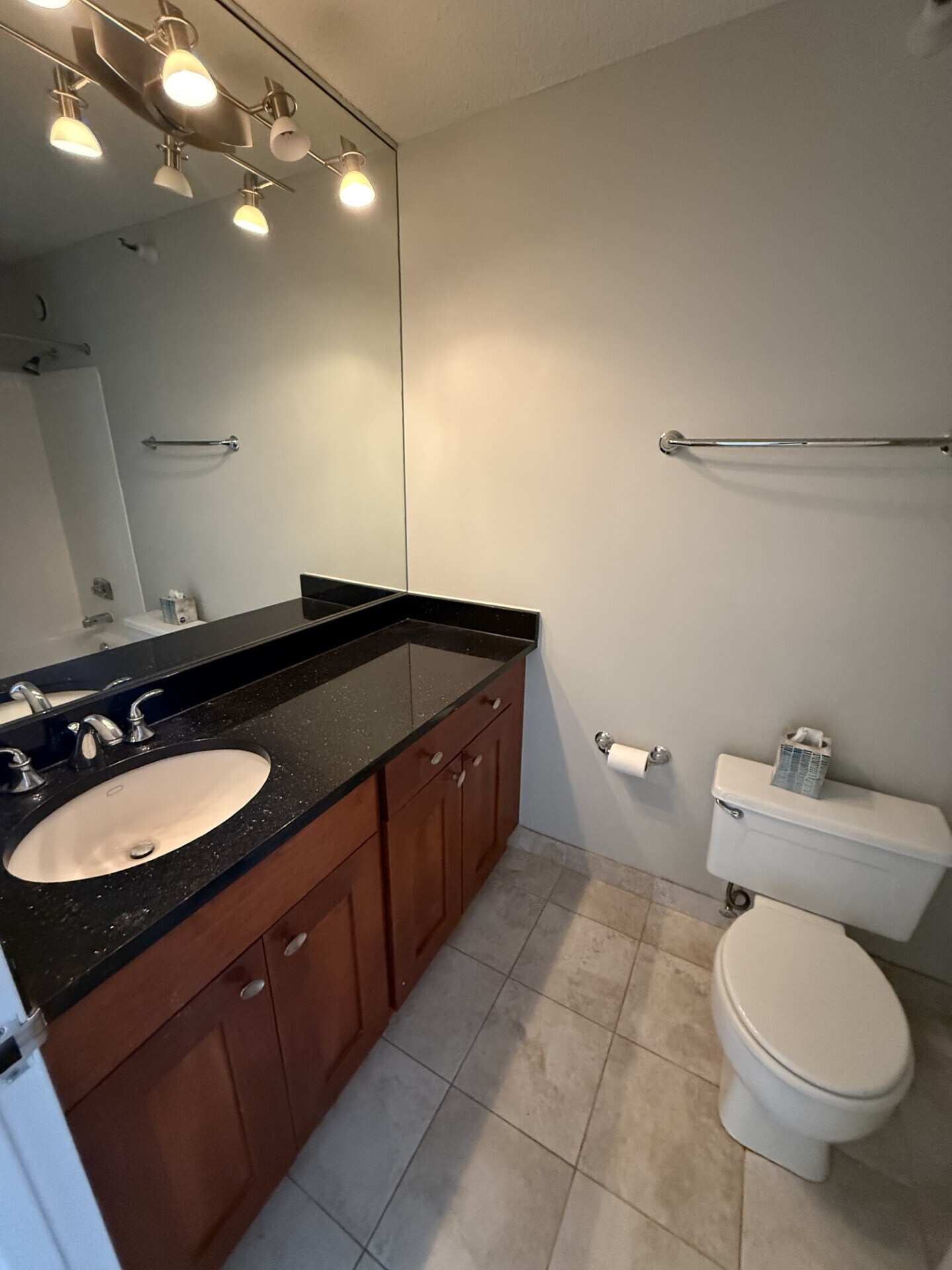 Building Photo - 10 E Ontario St