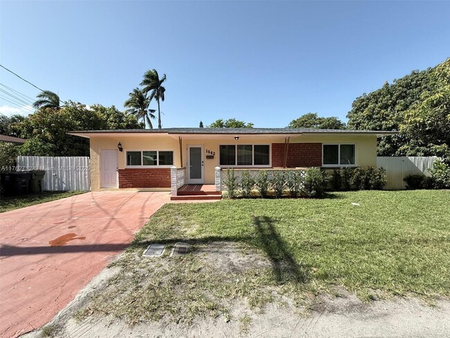 Primary Photo - 1642 NE 124th Ln