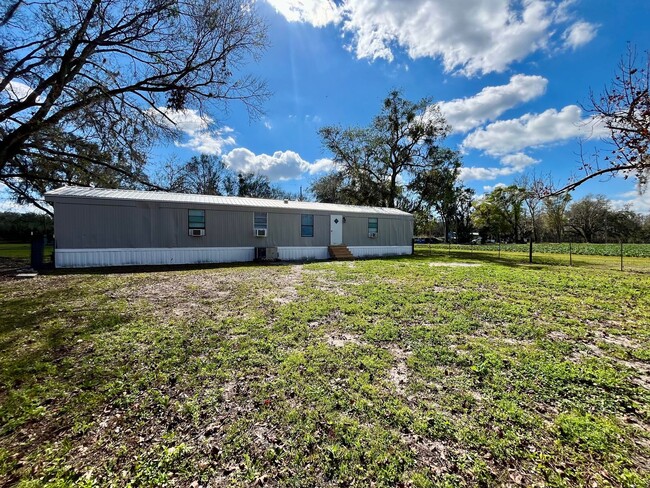 Building Photo - Renovated 3 bed/2 bath