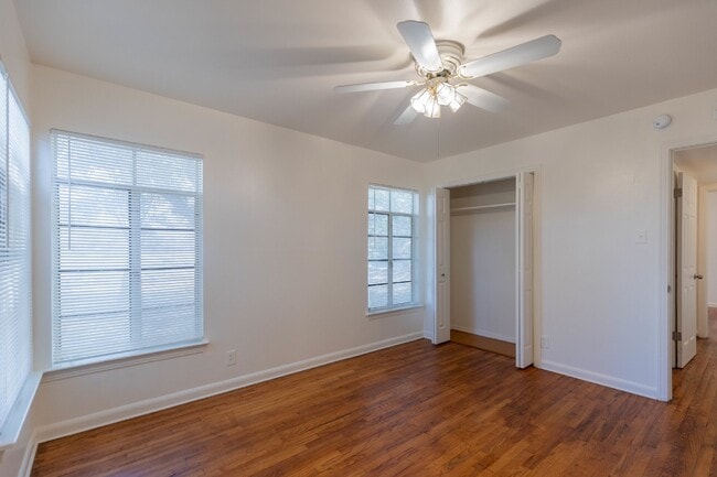 Building Photo - 214 Antrim Dr