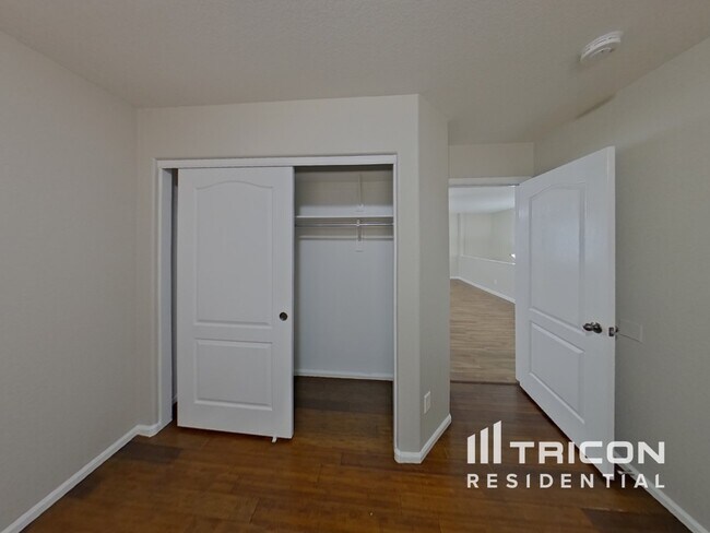 Building Photo - 42028 W Sunland Dr