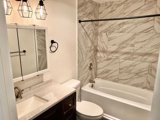 Building Photo - AVAILABLE NOW! 3BD 1.75 BATH SINGLE STORY HOME LARGE CORNER LOT