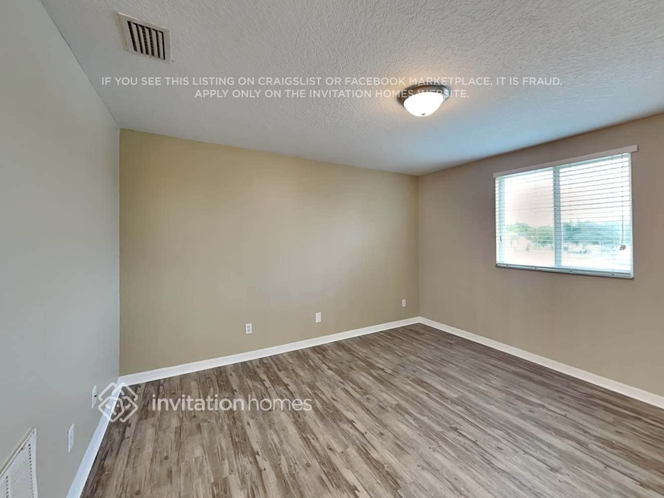 Building Photo - 916 Cristelle Jean Dr