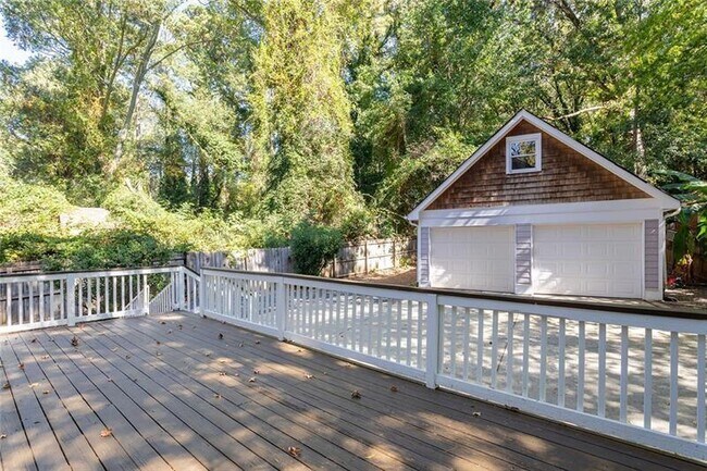 Building Photo - 428 S Howard St SE