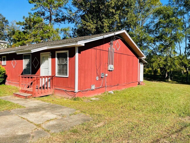 Building Photo - Duplex near Lake Jackson