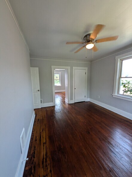 Building Photo - 313 Jacob St