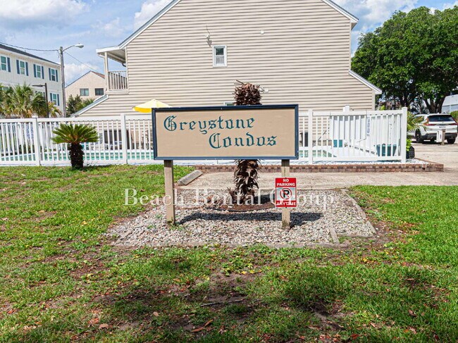 Building Photo - End Unit Townhouse in Myrtle Beach