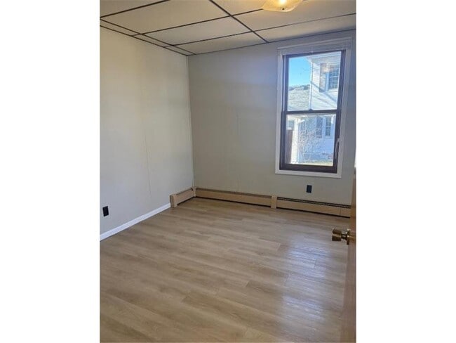 Building Photo - 216 Birch Ave S